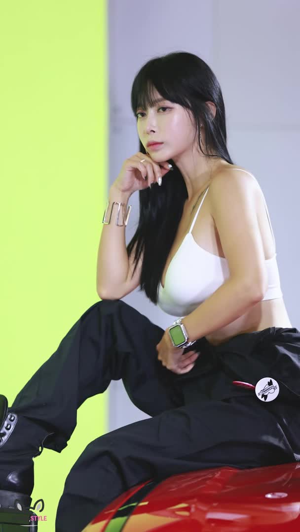 韓國 拍照時間姿勢’賽車模特 Soi