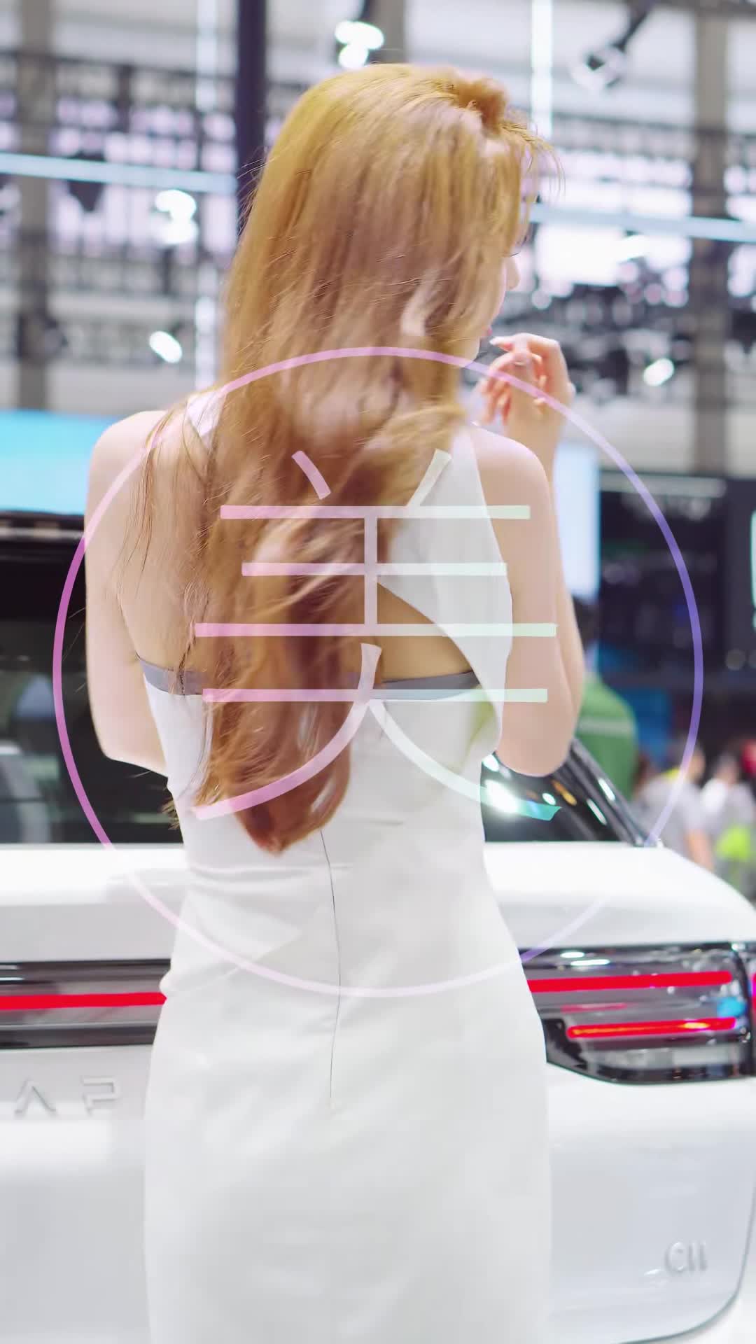 中國  深圳 大灣區 車展 賽車模特 跳躍摩托車 車模