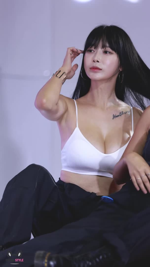 韓國【 汽車沙龍 】照片時間 賽車模特