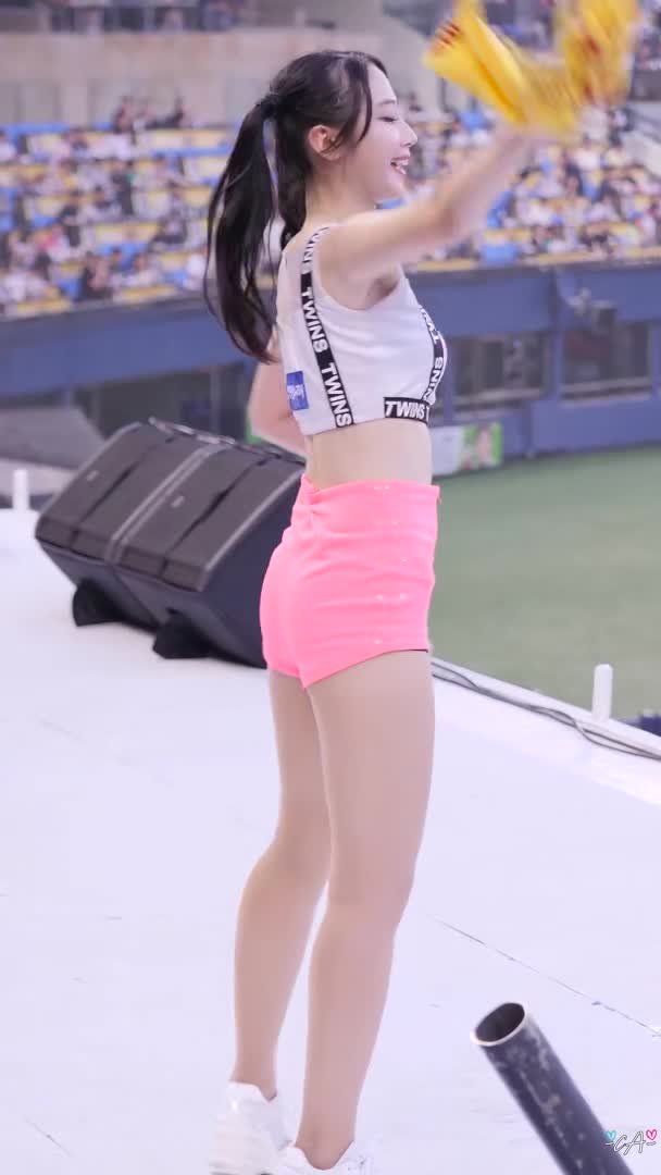 韓國 啦啦隊 騷騰 吳允澤 靈異領舞者