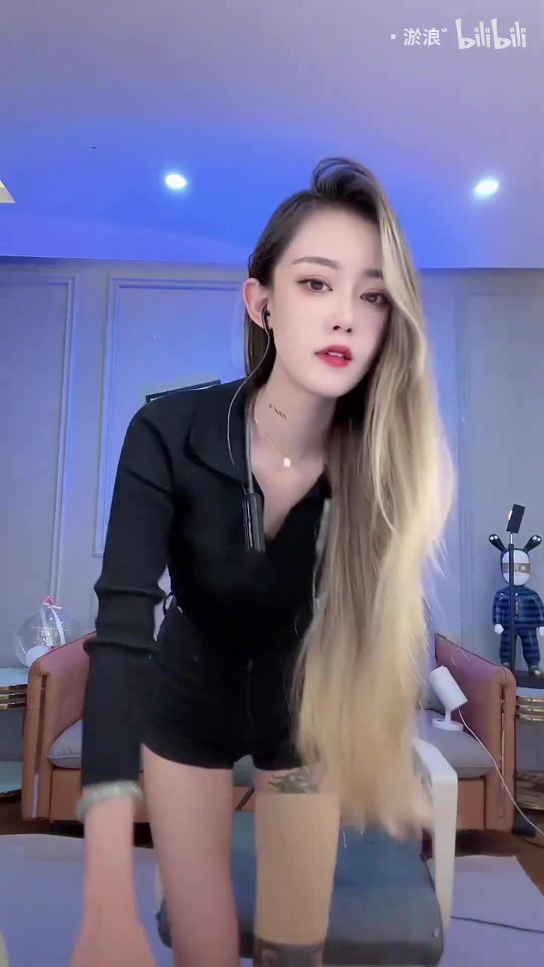 大文文 #椅子舞 #大威天龍