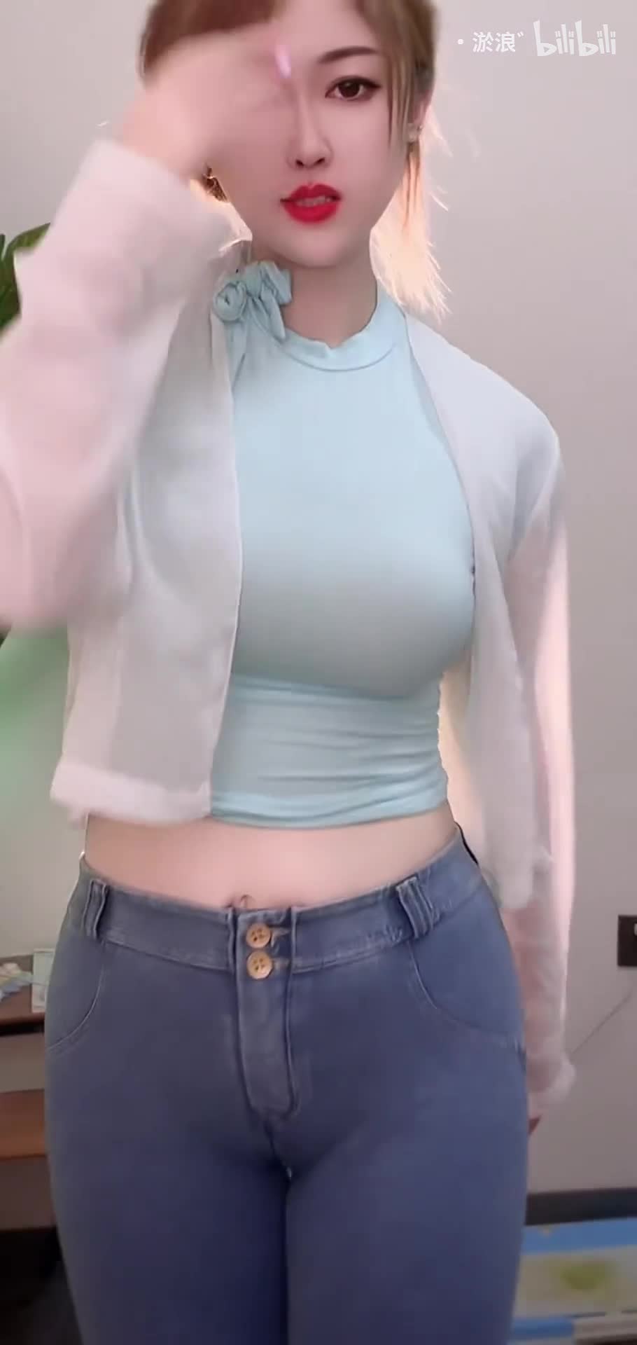 馮小欠 Left Right  熱舞