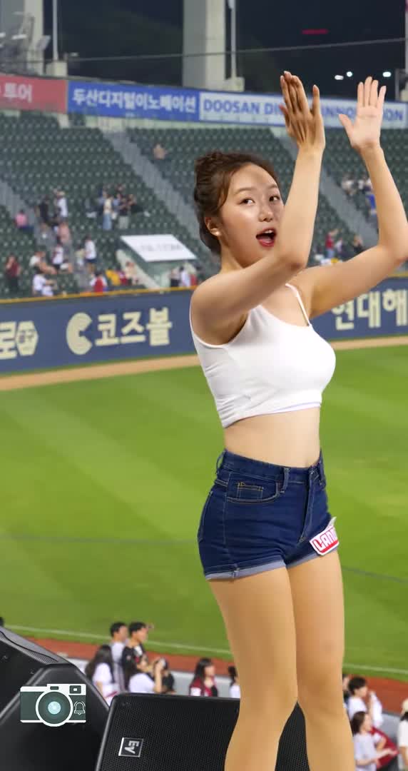 韓國 魅力滿分 李珠熙 敬禮 啦啦隊長