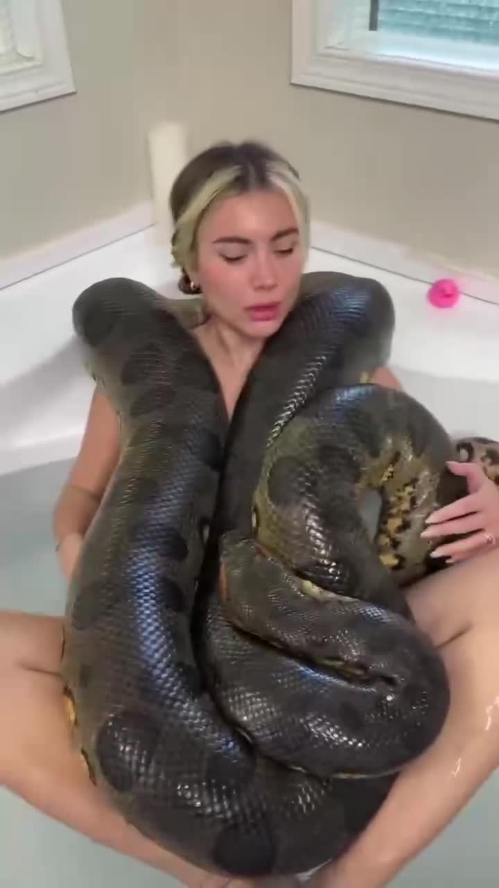 和 #蛇 一起 洗澡澡！ #寵物